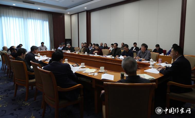 11月30日下午黑龍江、四川代表團分組學習討論。