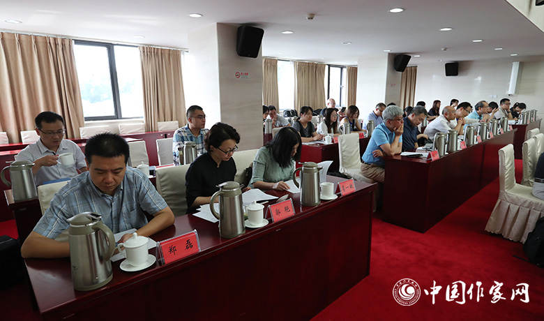 7月28日，第七屆魯迅文學(xué)獎各評委會全體會現(xiàn)場