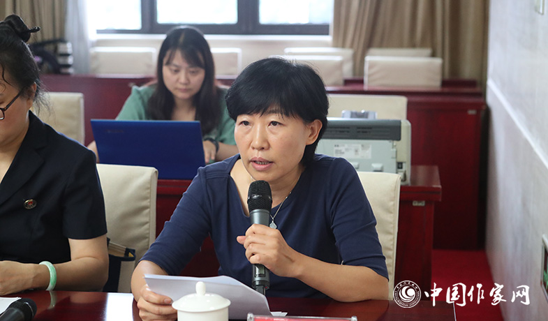 8月11日，終會上，計票人報告選票發(fā)放、回收及統(tǒng)計情況
