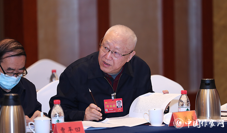 12月12日，中國作家協(xié)會(huì)第九屆主席團(tuán)第九次會(huì)議在京舉行。