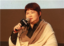 何向陽：《月下》是李鳳群的驚艷之作　　李鳳群將小說人物層層剝蝕，層層反芻，向我們道出現代女性生活中的罪與罰。[詳細]