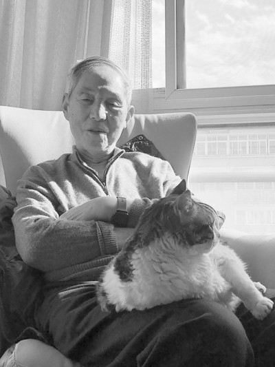  周良沛，詩(shī)人、作家、評(píng)論家