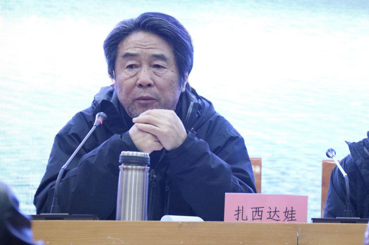 西藏自治區政協副主席、文聯主席扎西達娃在開班儀式講話