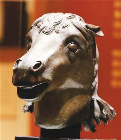 　圓明園博物館展出的清代馬首銅像。 　　圓明園管理處供圖