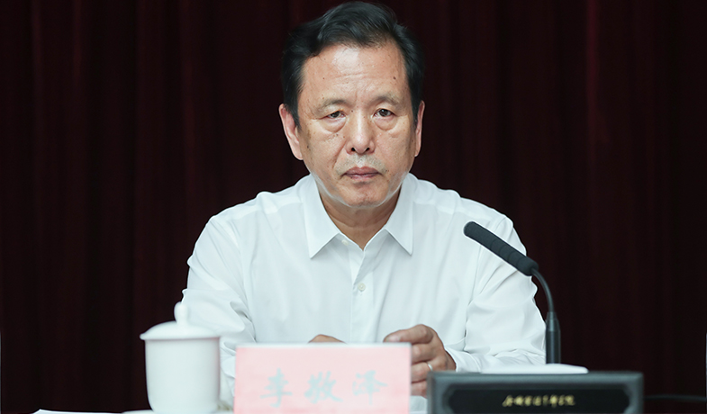 7月20日，評委會主任李敬澤主第一次全體會議