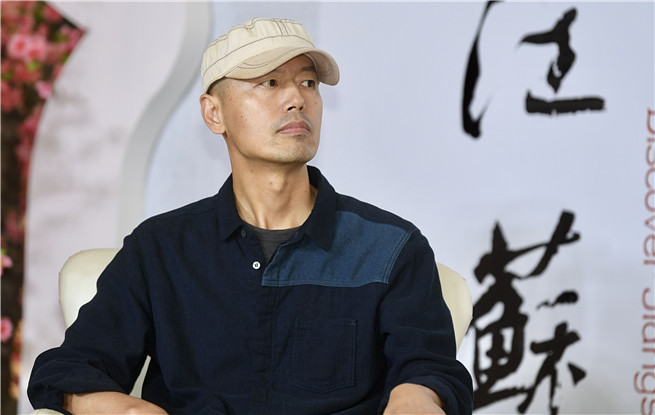 獨(dú)家訪談 | 黃梵：短篇小說的快感本質(zhì)是對多巴胺的利用