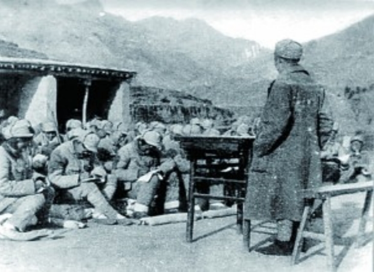 華北聯(lián)大：一邊戰(zhàn)斗，一邊學(xué)習(xí)　　1939年7月，來(lái)自延安的師生行進(jìn)三千里，東進(jìn)至?xí)x察冀抗日根據(jù)地，創(chuàng)建了華北聯(lián)合大學(xué)。[詳細(xì)]